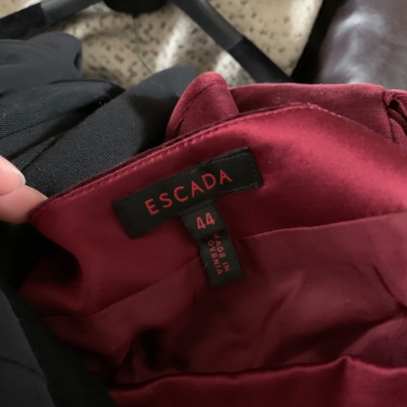 Escada Red Velvet Skirt - Picture 3 of 3